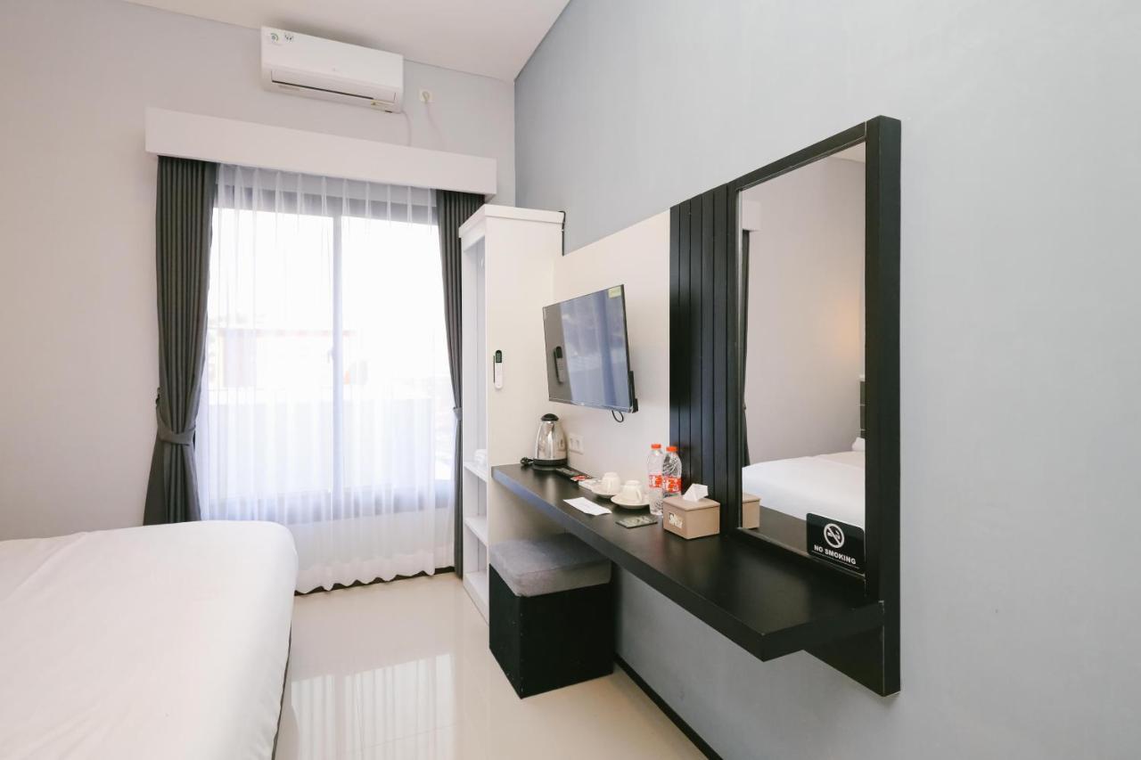 Urbanview B Syariah Lumajang By Reddoorz Hotel Екстериор снимка